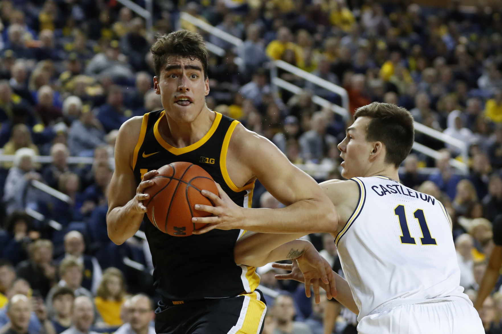Iowa Michigan Basketball